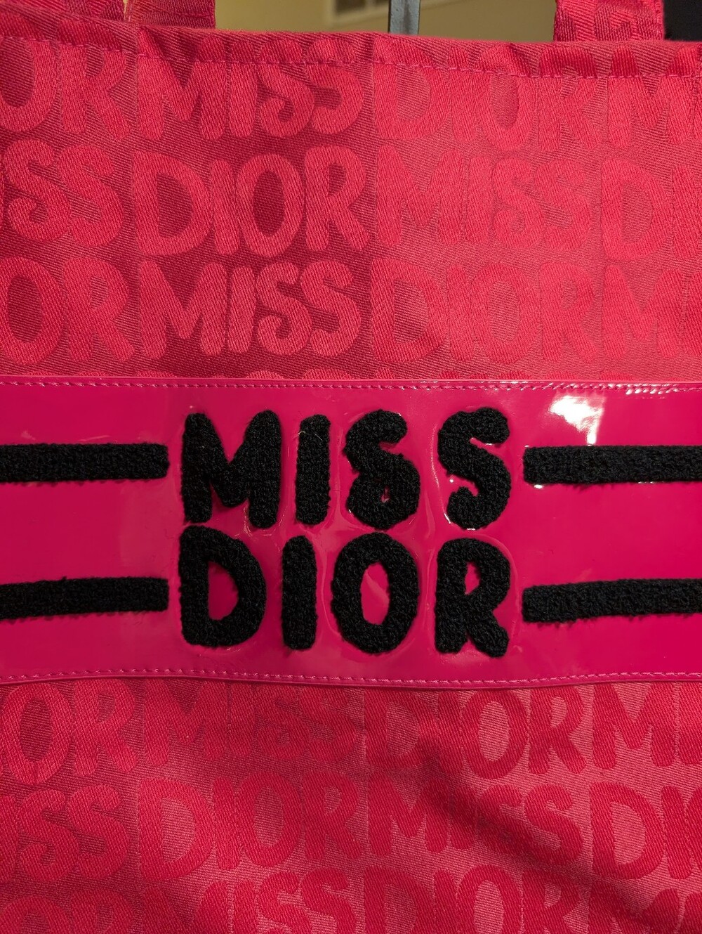Miss Dior Beauty Vibrant Pink Tote - Picture 3 of 7